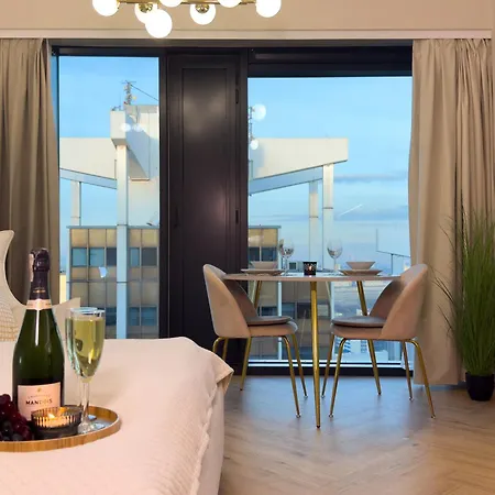 Urban Premium Global 25th Floor No 10, Free Garage, Self Check-in, No Deposit Apartment