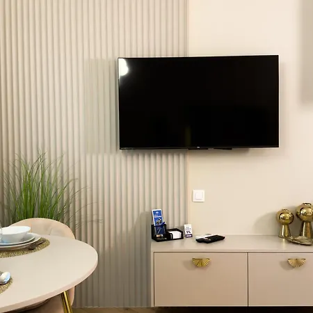 Urban Premium Global 25th Floor No 10, Free Garage, Self Check-in, No Deposit Apartmán