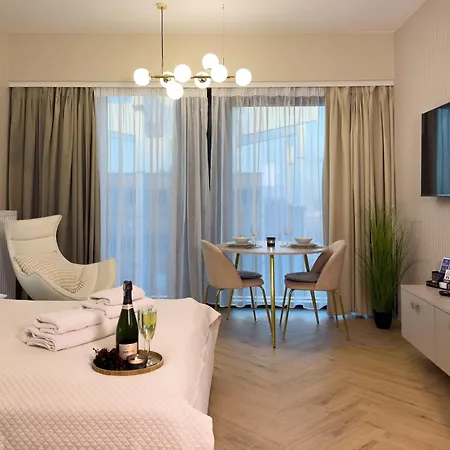 Urban Premium Global 25th Floor No 10, Free Garage, Self Check-in, No Deposit Катовице